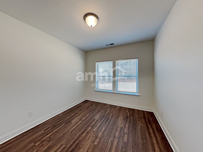 Building Photo - 2135 Laurel Vlg Cir