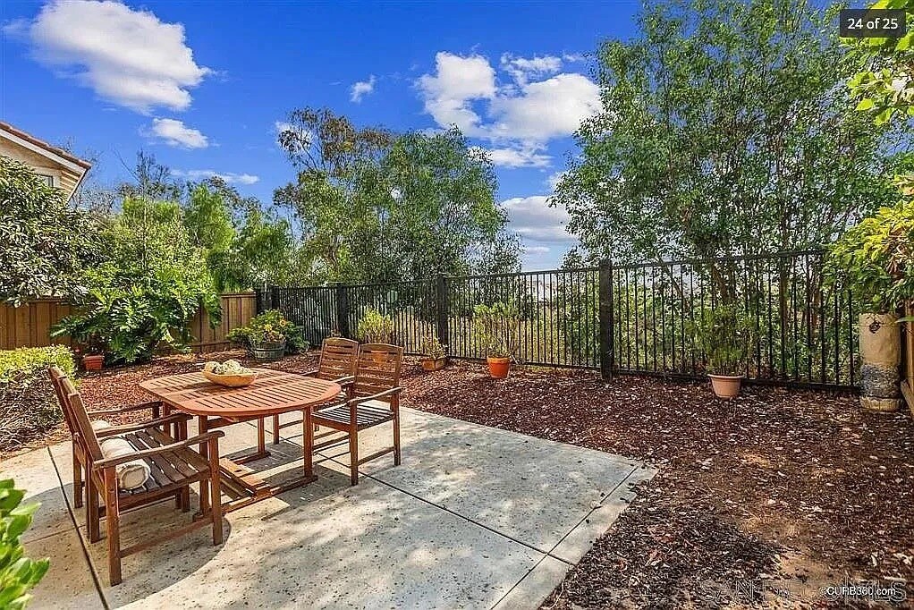 Building Photo - 10734 Chinon Cir