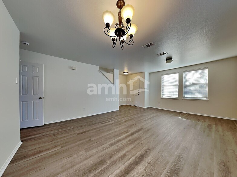 Building Photo - 306 Azalea Dr