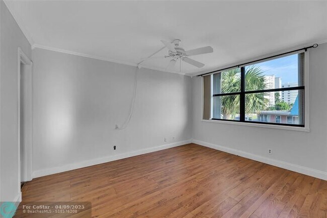 Building Photo - 801 N Ocean Blvd