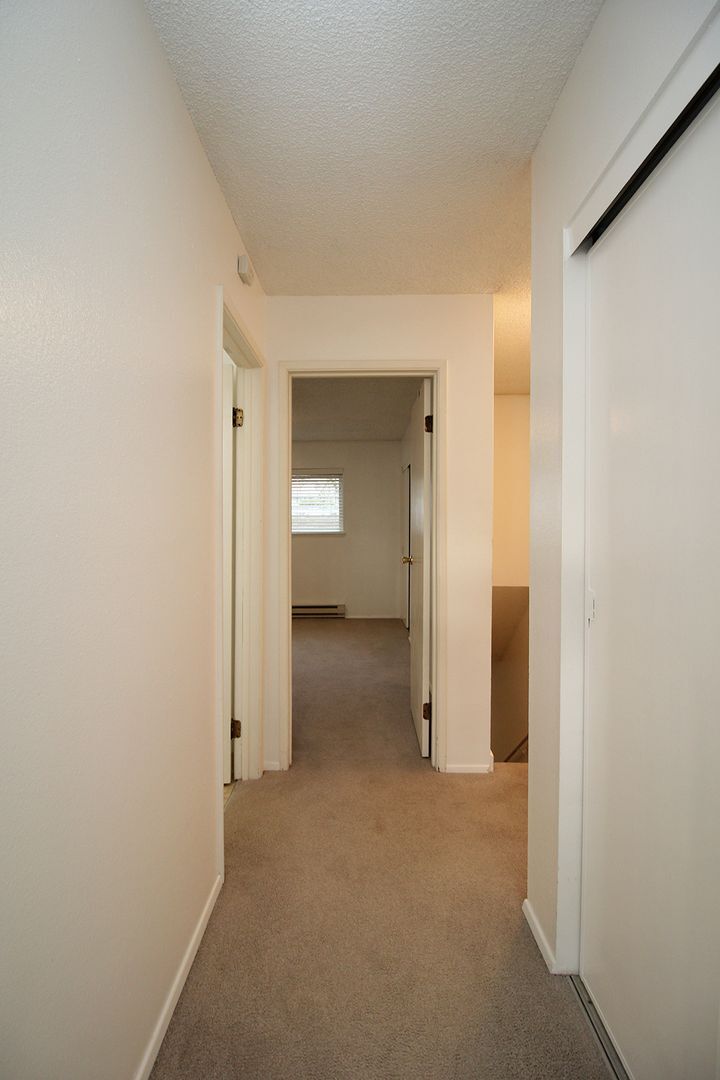 Building Photo - 8122-8122 SW 31st Ave