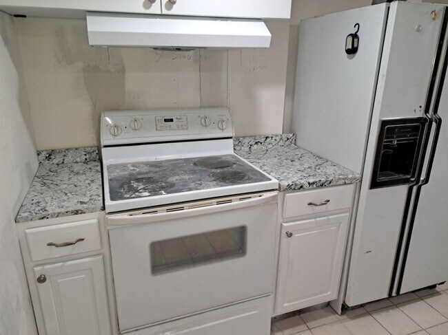 Building Photo - 1289 W Custer Pl