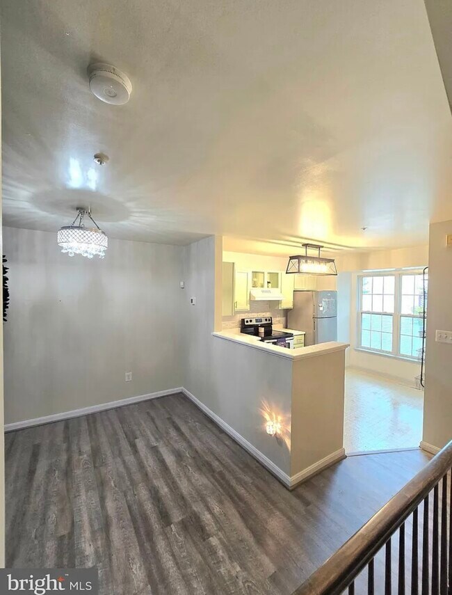 Building Photo - 13907 Edwall Dr