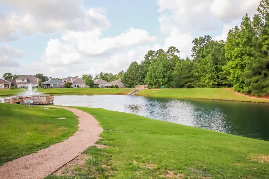 Building Photo - 2309 Highland Crossing Dr
