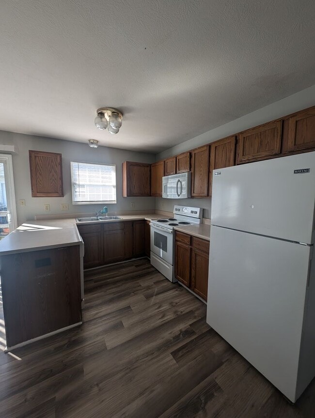 Building Photo - Quiet 2 bed 2 bath duplex home in Franklin!