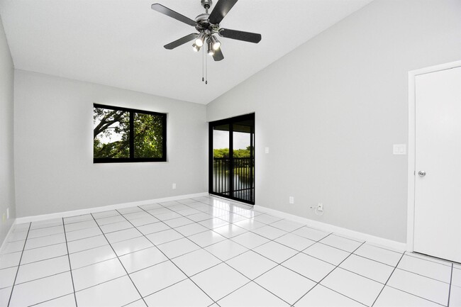 Building Photo - 3100 NW 46th St