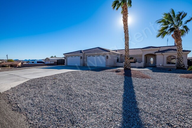 Building Photo - FURNISHED POOL HOME WITH LAKE VIEW