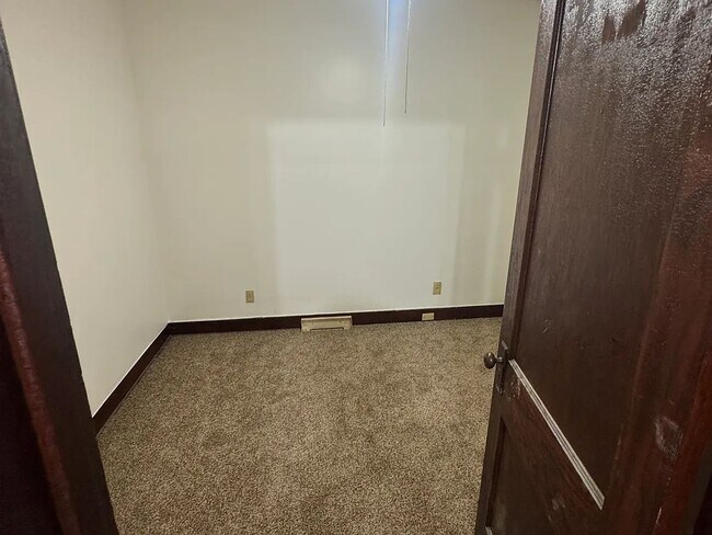 Building Photo - 44 E Brookside Ave