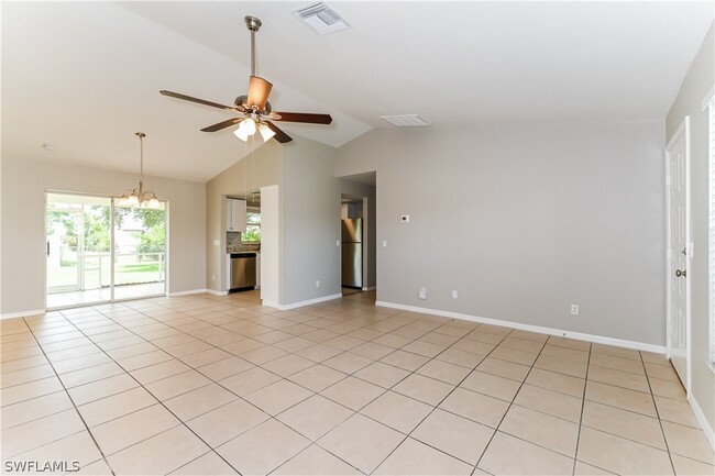 Building Photo - 406 SE 8th St