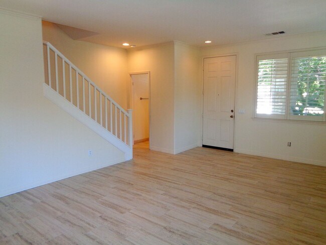 Building Photo - 3 Bed 3 Bath Remodeled House For Rent in Gated and Private Upland Community