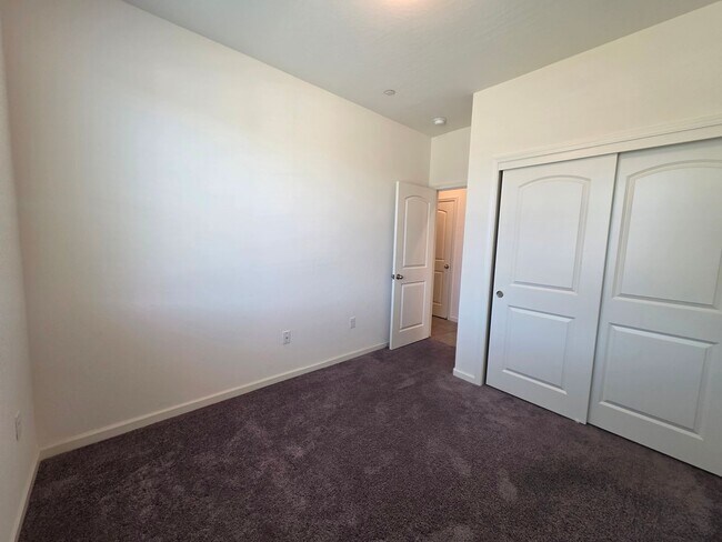 Building Photo - 1774 Bolton Ave