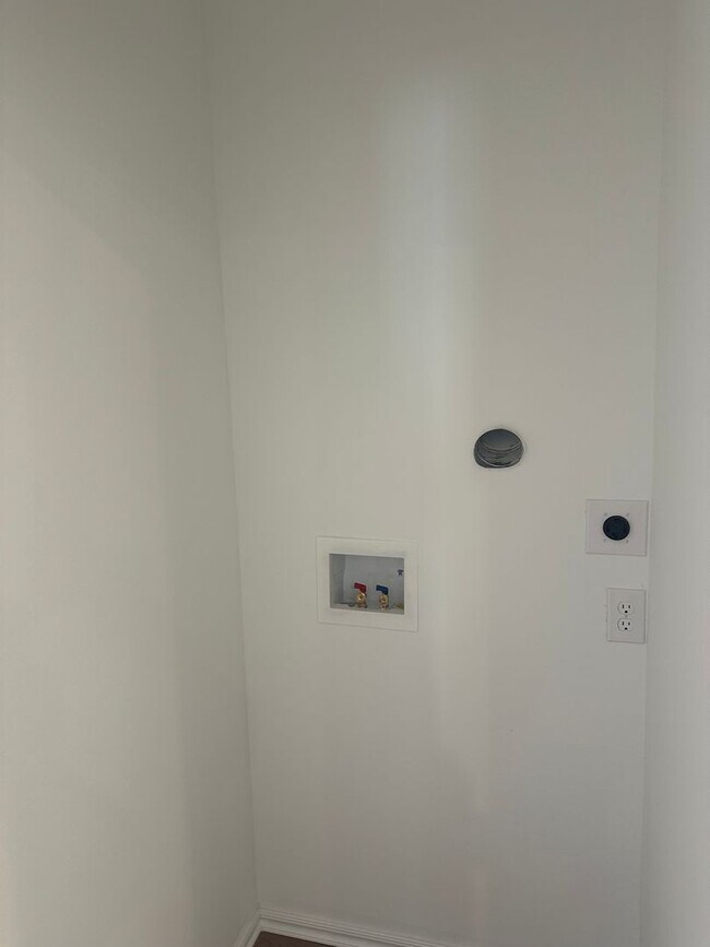 Building Photo - Brand New Two Bedroom | Two Bathroom Home in Purcell