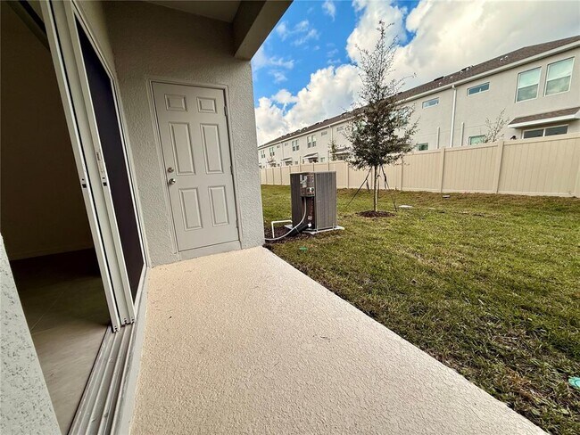 Building Photo - 2996 Skyline Lp