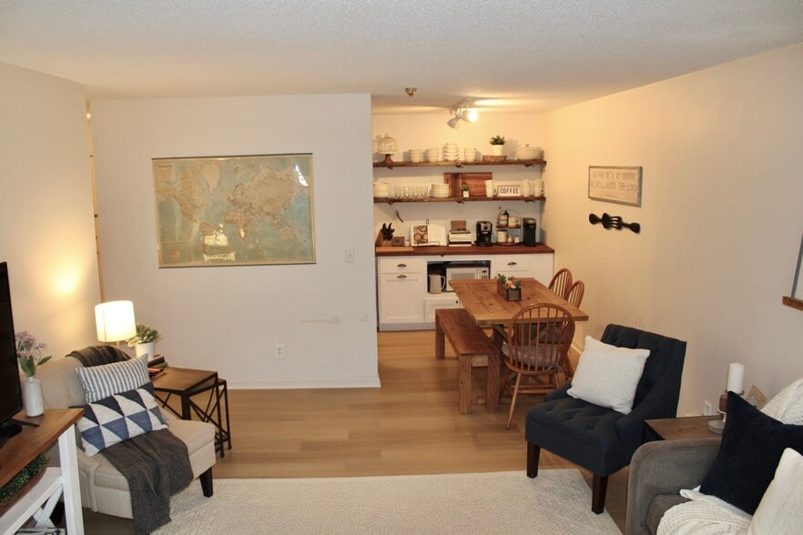 Living Room and Dinette - 2800 Hillsboro Ave N