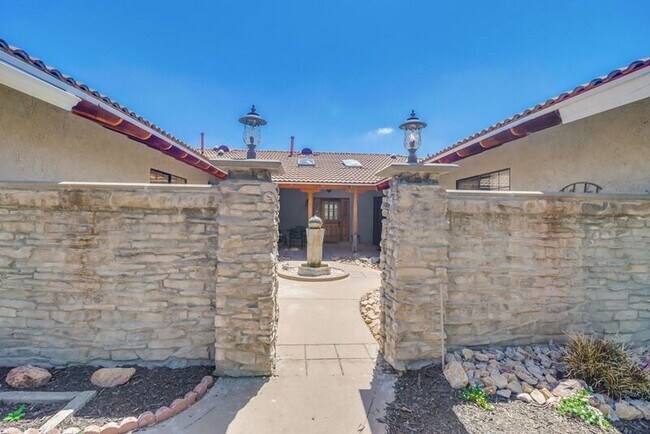 Building Photo - 3289 Altoro Ln