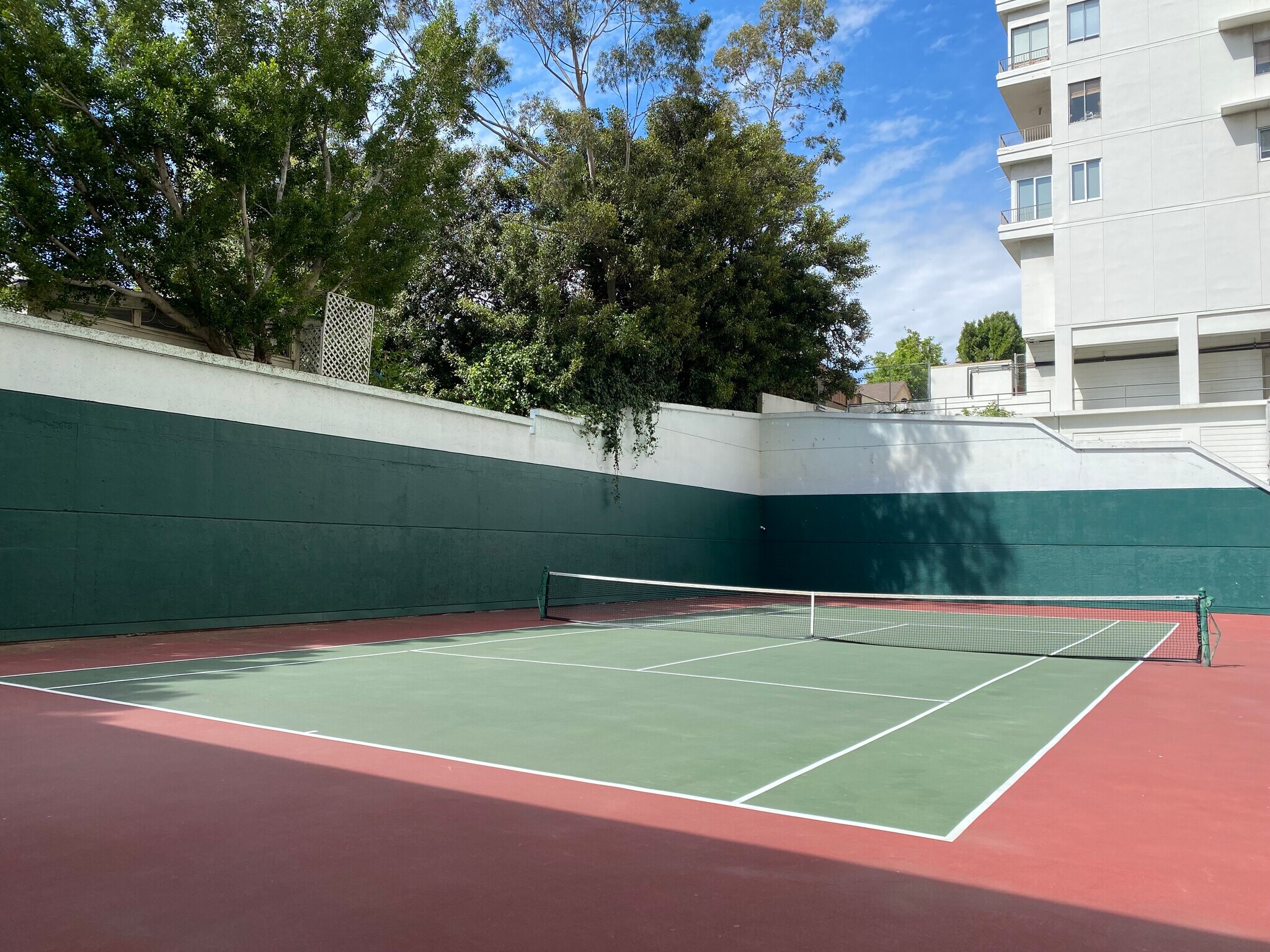 Building Photo - 10535 Wilshire Blvd