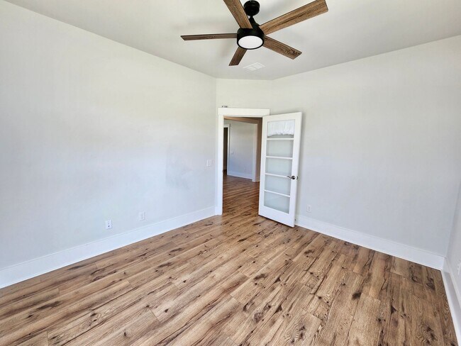 Building Photo - Like new beauty in Point Hope - Charleston