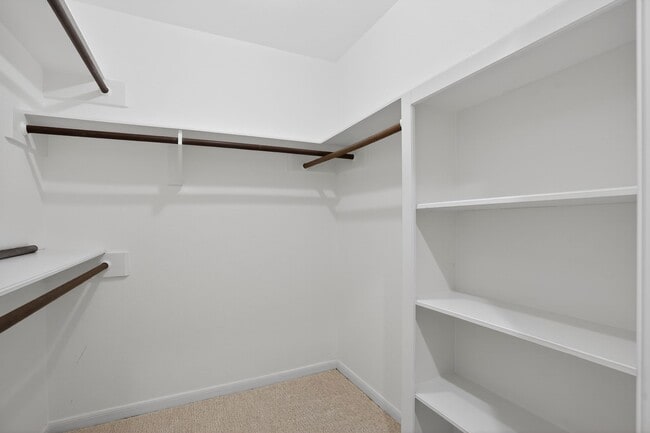 Building Photo - 6506 Jadecrest Dr