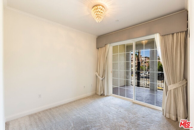 Building Photo - 12975 Agustin Pl