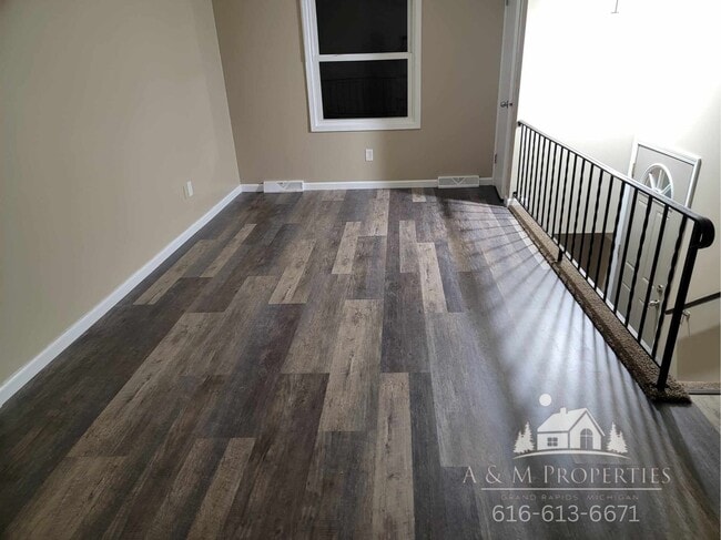 Building Photo - 5809 Christie Ave SE