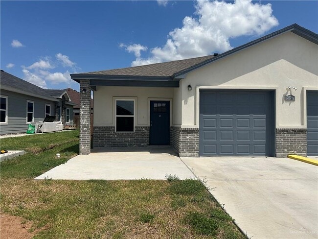 Primary Photo - 2326 S Vly Cir
