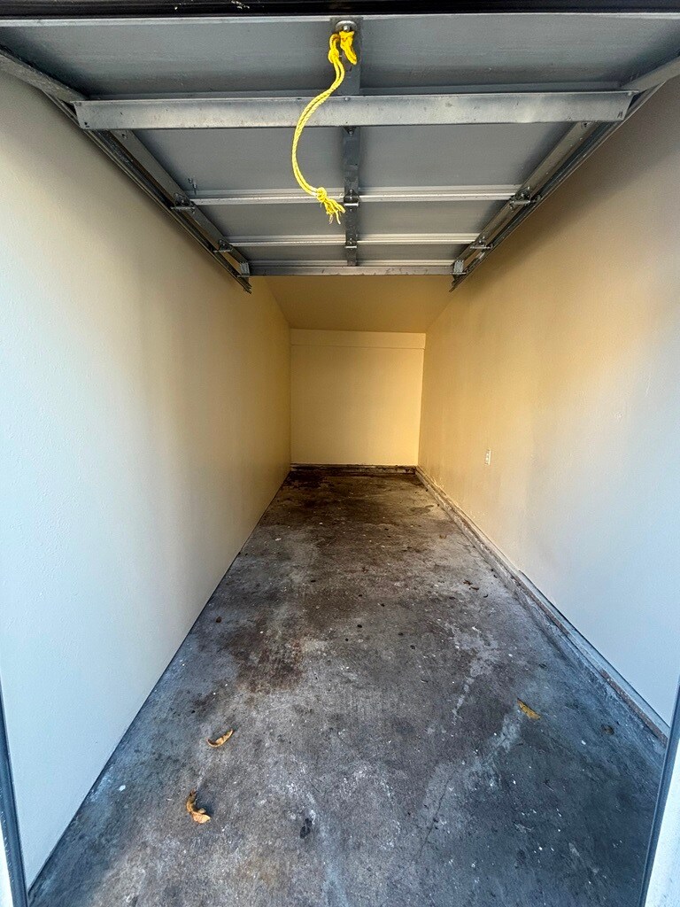 Building Photo - 532 W 55th St