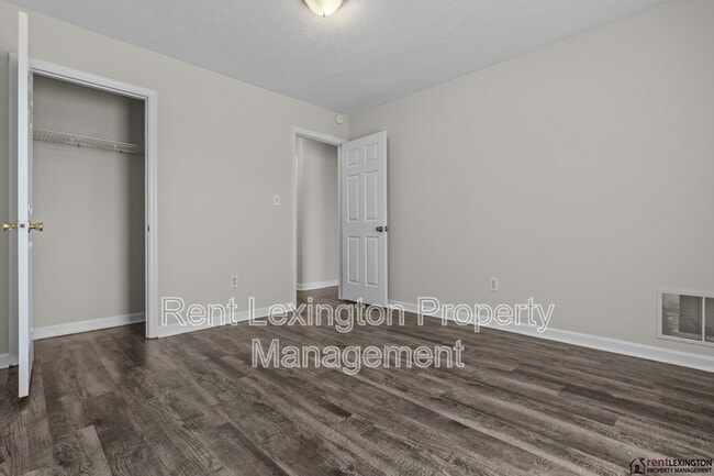 Building Photo - 3424 Promenade Dr