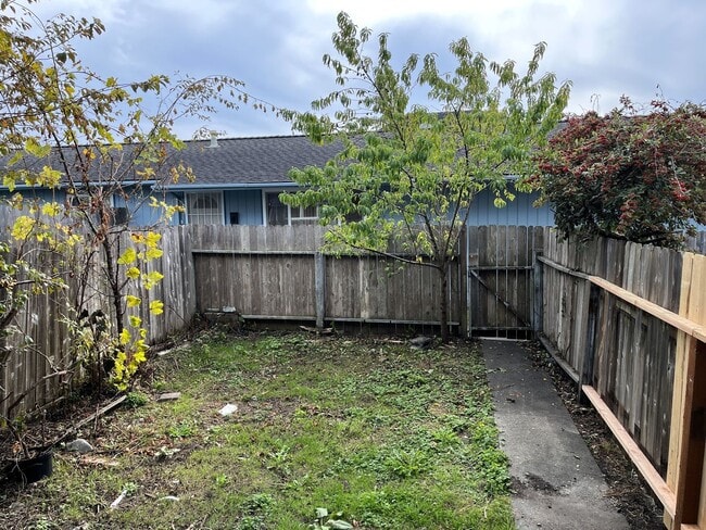 Building Photo - 31 W Dollison St