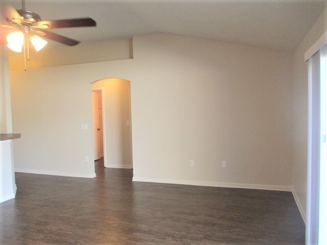 Building Photo - 2643 Creek Ridge Dr