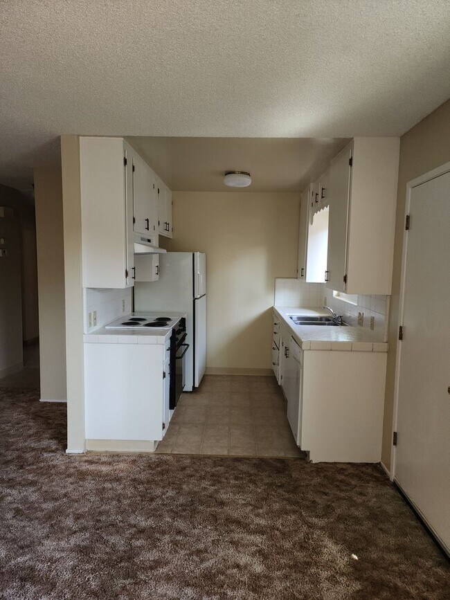 Building Photo - K1329-1331RA