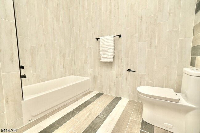 Building Photo - 536 Central Ave