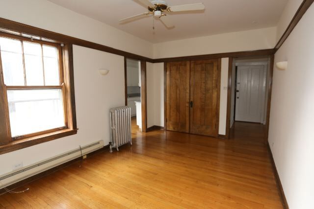Building Photo - 821 W Waveland Ave