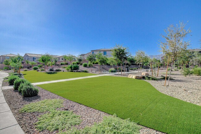 Building Photo - Newly built Home, gated