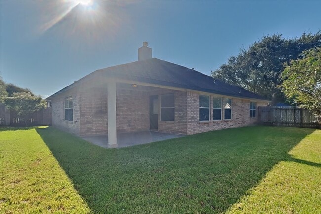 Building Photo - 3326 Ithaca Dr