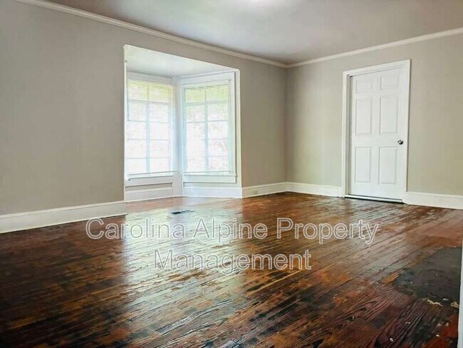 Building Photo - 102 Plum Tree Ln