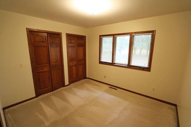 Building Photo - 3-bedroom, 2.0 bathroom unfurnished home in Stevensville