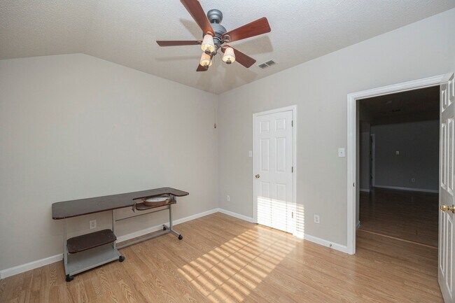 Building Photo - 6405 Calloway Dr