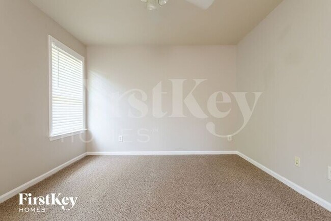 Building Photo - 3310 Castleberry Village Cir