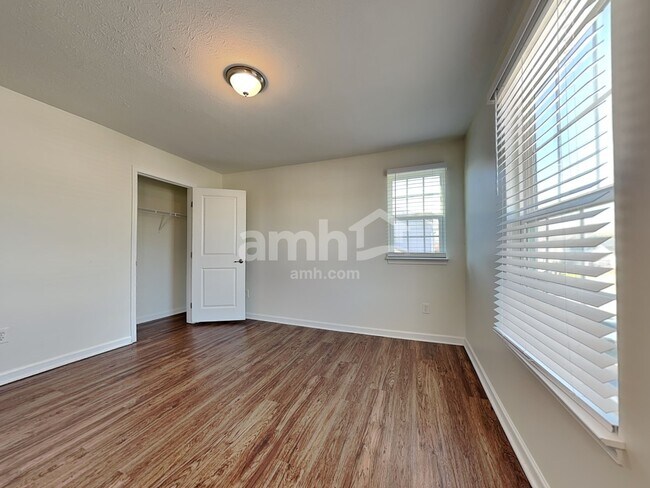 Building Photo - 1395 Apple Farm Dr