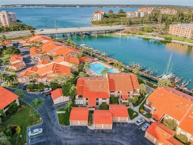 Building Photo - 4800 Brittany Dr S