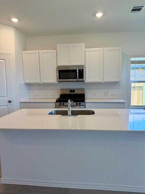 Building Photo - 306 Camargue Dr
