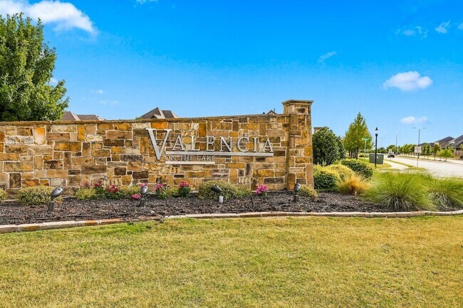 Building Photo - 1717 Canals Dr