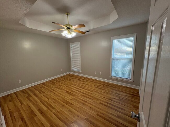 Building Photo - 103 Willow Green Dr