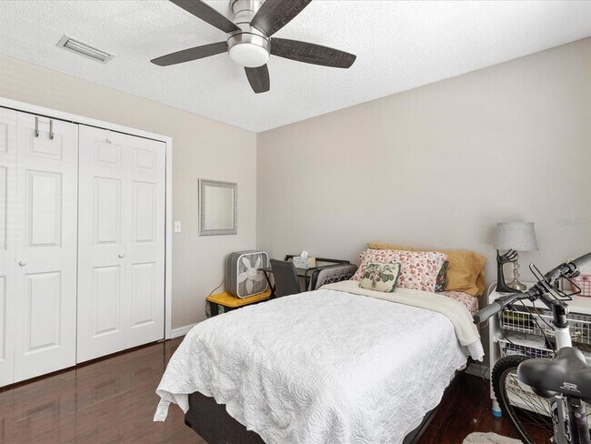 Building Photo - 2550 N Alafaya Trail