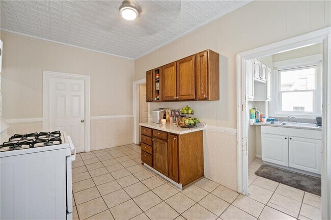 Building Photo - 1165 Chalkstone Ave