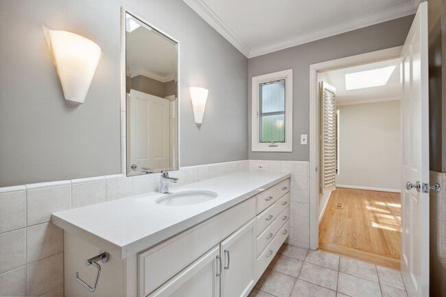 Building Photo - Charming 3-Bedroom Home with Office in desirable Old Palo Alto neighborhood Avail Feb 7th