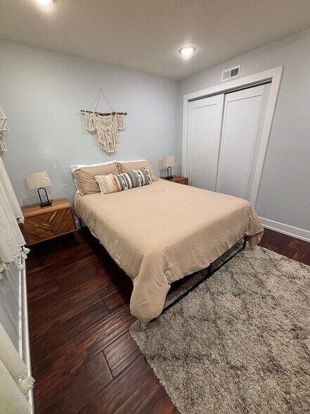 Building Photo - 1220 Lecount St