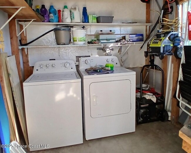 Building Photo - 4619 Goldfinch Ln