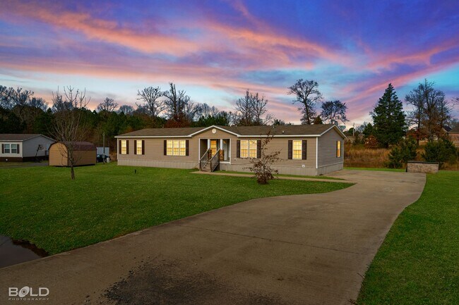 Primary Photo - Beautiful 4 Bed 2 Bath!