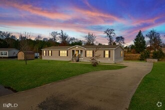 Building Photo - Beautiful 4 Bed 2 Bath!